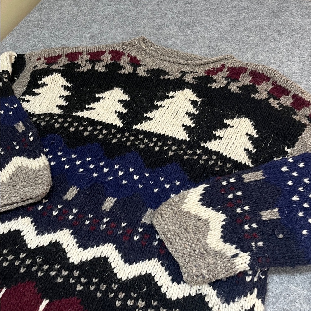 Handmade 100% Wool Pullover Sweater with Trees Nature Theme Ecuador - Picture 2 of 8